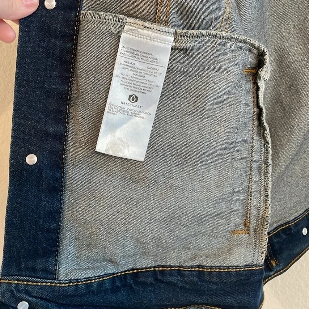 Levi’s Strauss Gold Men’s Jacket Medium Causal Cotton Blue Distressed Preppy - Picture 9 of 17